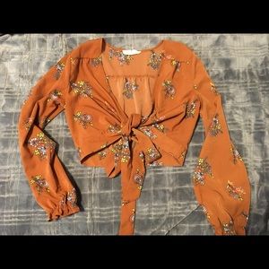 Long sleeve crop top shirt